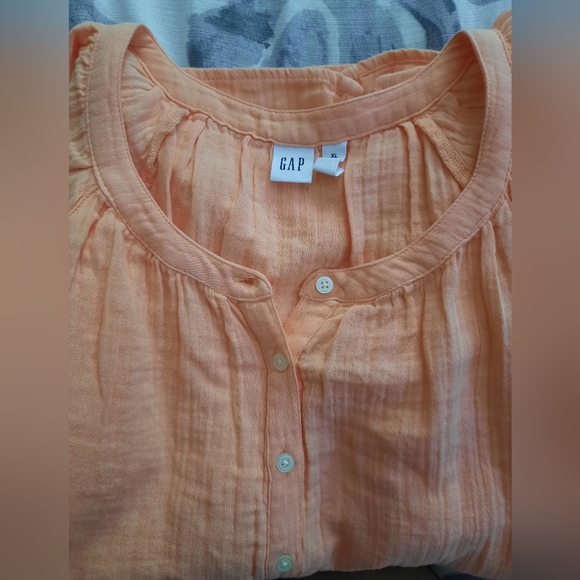 Bundle of 2 new Gap t-shirts - Picture 2 of 3